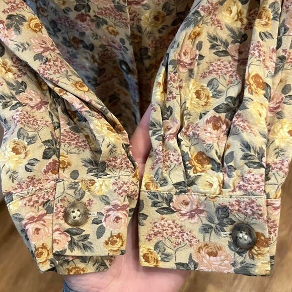 Vintage Laura-Ashley Women's Floral long sleeve button up Dress - Picture 3 of 8